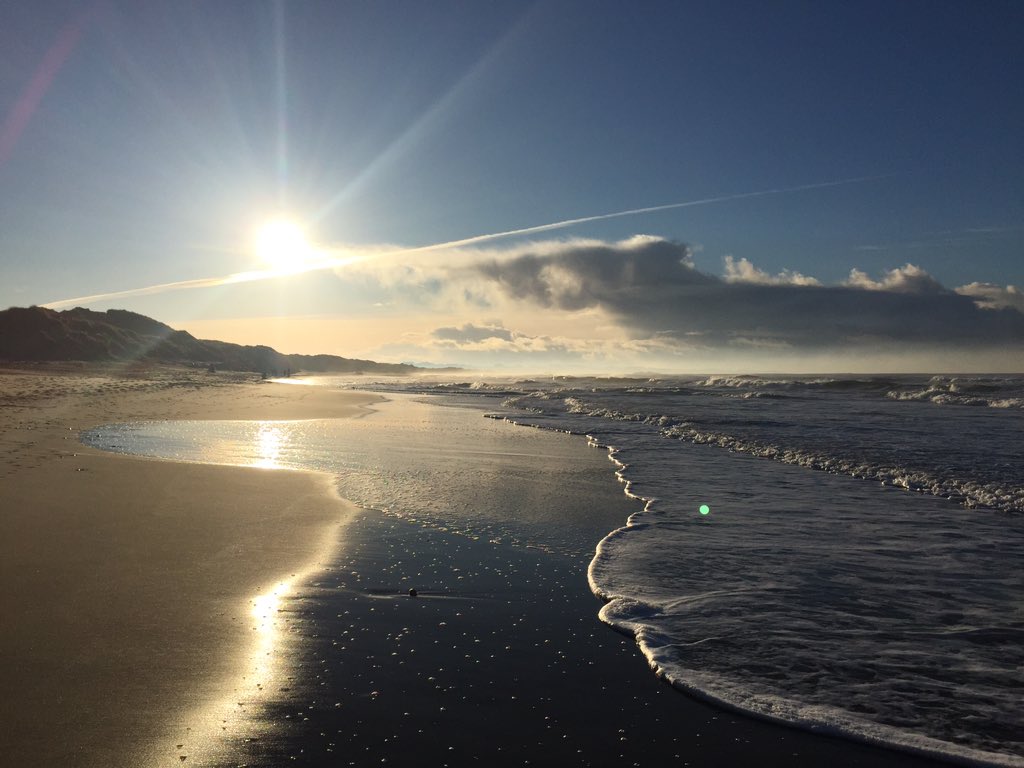KWelschemeyer's tweet photo. morningsurfing ☀️❄️:) https://t.co/FGmvHw8eVW