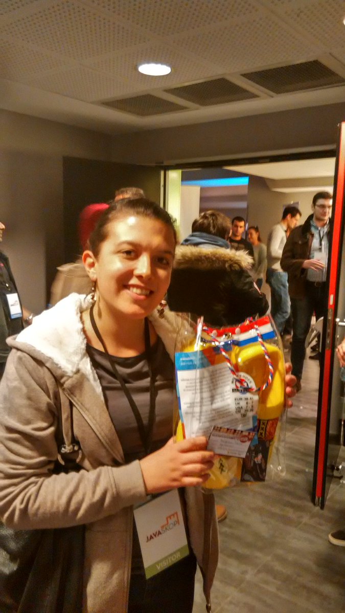 Tricode's tweet photo. #javaskop #klomps lucky winners keep claiming their klomps! 2 pairs left! https://t.co/aqCnlVi9aF
