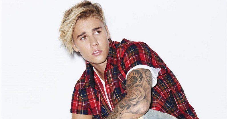 officialcharts's tweet photo. .@JustinBieber's record breaking stint at No.1 on the Official Singles Chart continues: https://t.co/TCKnepIDxB https://t.co/wvnpr1FXyj