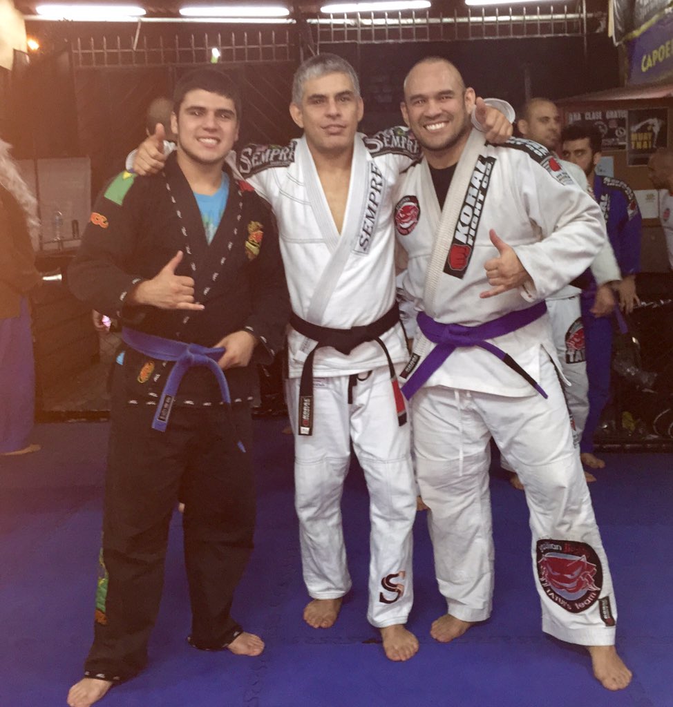 JimmyBaluarte's tweet photo. Seminario fin de año Bjj #TeamTATUI #teambercky #jiujitsurules #jiujitsutime @jeanpierebalu https://t.co/MIbUBpRn0c