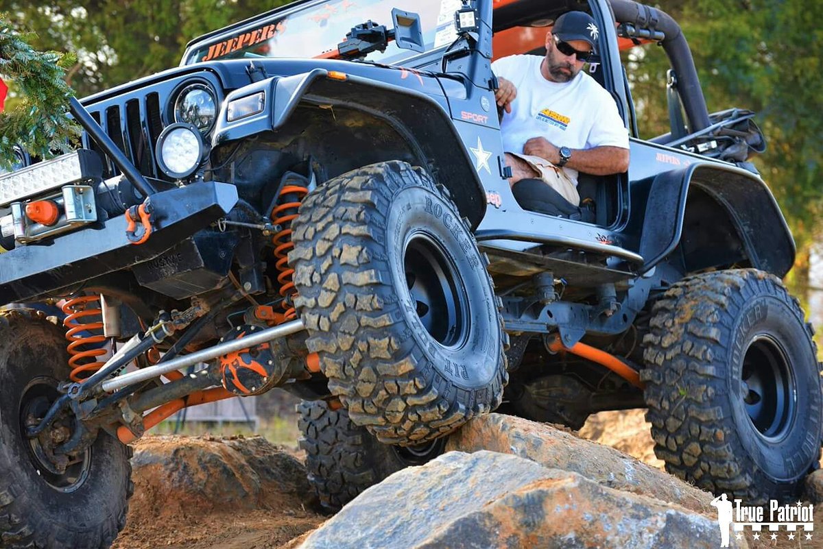 truepatriotinc's tweet photo. Michael Carter, playing on the obstacles course at Santa for Soldiers!
#rubiwho #jeeptj #rimzone #jeepersunited https://t.co/lXMAherOcL