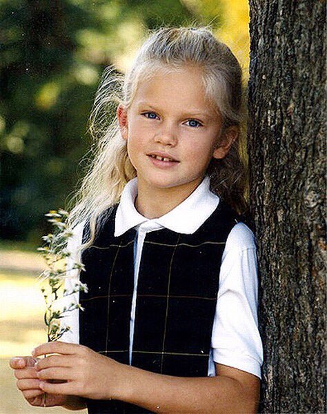 updateswiftbr's tweet photo. TIROS! #HappyBirthdayTaylor https://t.co/xdHjfrPEYP