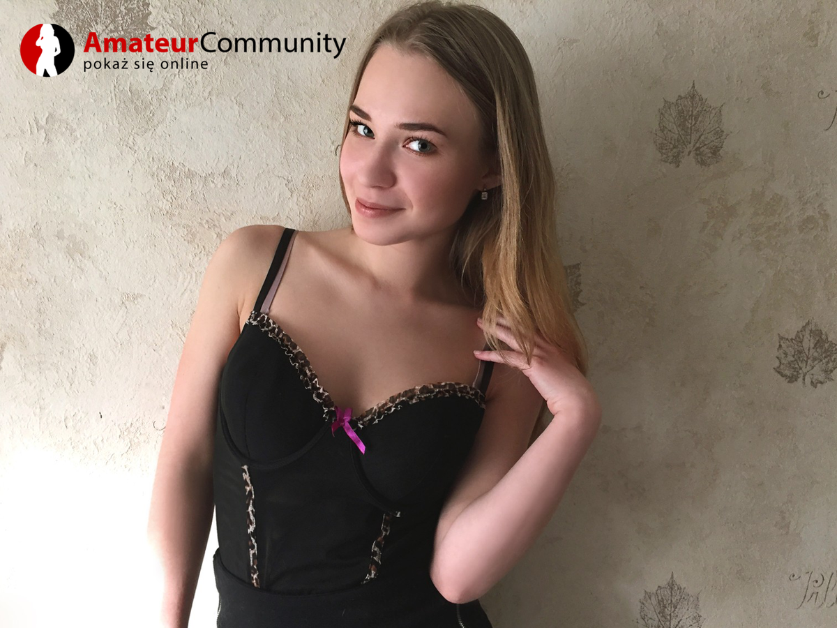 AC_Polska's tweet photo. #Delikatny #uśmiech #MindyFox to #tylko #pozory...#poznaj jej #prawdziwe #oblicze na #www.amateurcommunity.pl ! https://t.co/u4V3WNHK8o