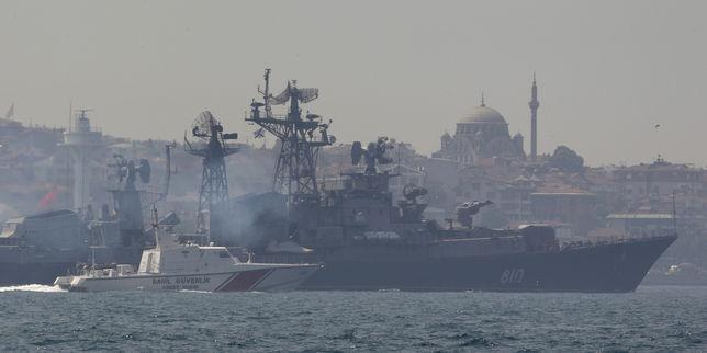 lemondefr's tweet image. Moscou affirme qu’un de ses navires a évité de justesse une collision avec un bateau turc bit.ly/1NXfNoF