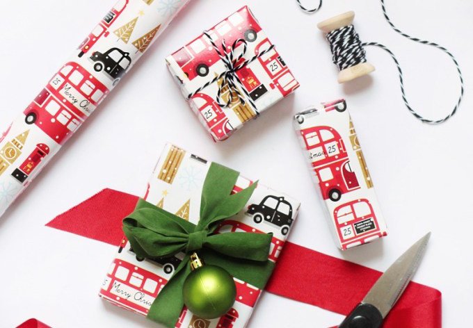 cocosteaparty's tweet photo. How to wrap your Christmas gifts like a pro… https://t.co/1yYtRCIx2p https://t.co/AVCZE4Mbr3