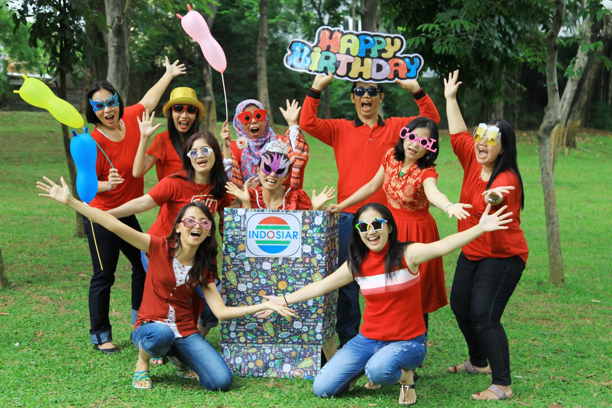 MeiKamso's tweet photo. @IndosiarID Wefie Indosiar cause We Love Indosiar, Happy Birthday :)  #WefieIndosiar21 https://t.co/ZttwhprcKV