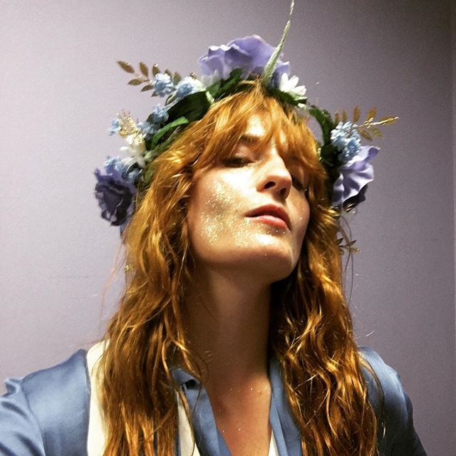 florencemachine's tweet photo. Classic Poland glitter face..
Thank you so much..
The how big how blue balloons were beautiful....
#howbluetour 💧🎈 https://t.co/4dDa1juoQv