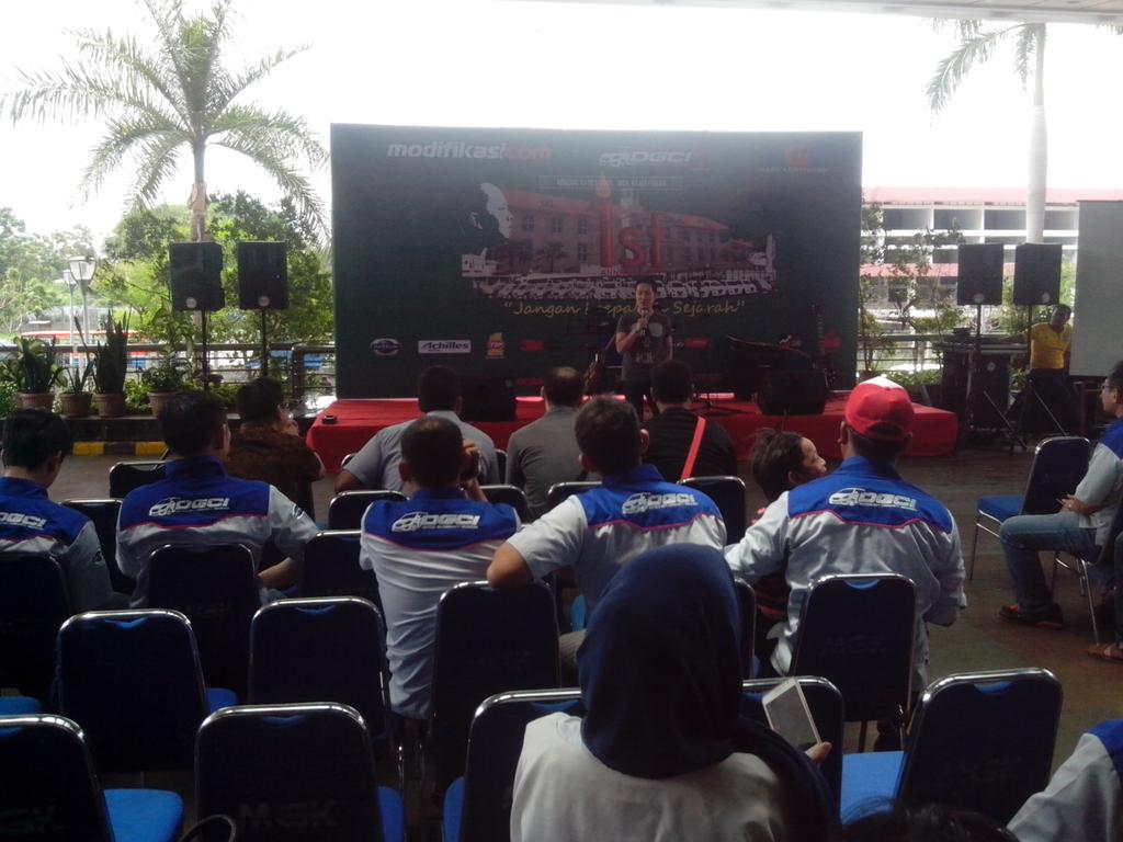 mycrimefactory's tweet photo. Mr.izumi speech on dgci batara 1st anniversary #aksidgci #dgci @ID_Datsun @DGCIMedia https://t.co/THCsdJC4Yl