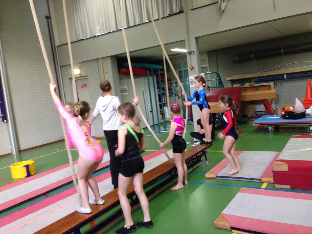 Jolanda69232974's tweet photo. Een vol weekend geweest zaterdag lange examendag #kngu in #zwolle #kss3 vandaag dag 5 #kss2 in #Utrecht https://t.co/SxOznM7dPy