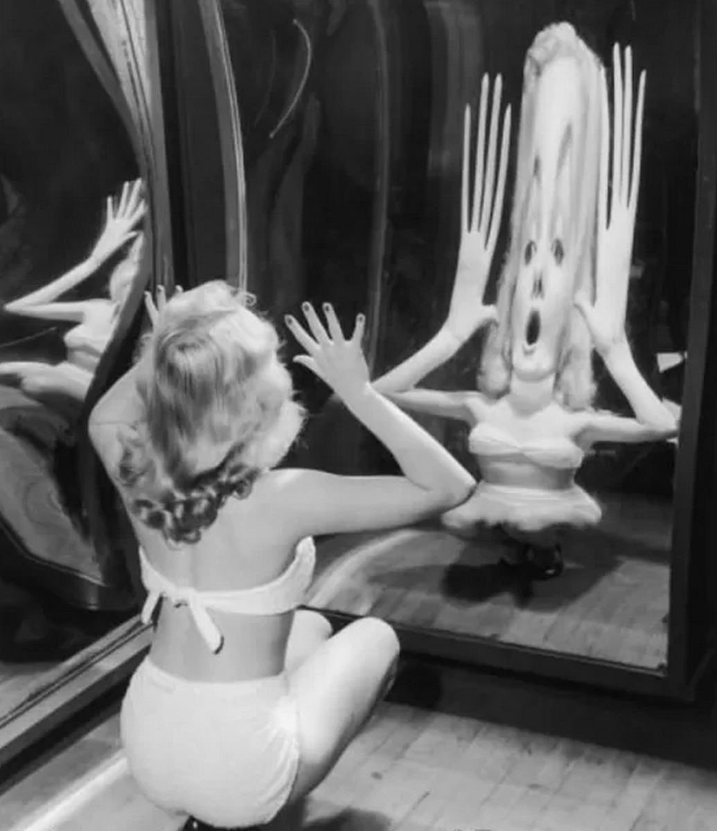 aciturrieta's tweet photo. #MarilynMonroe #DistortingMirror https://t.co/KCRzkInDqq