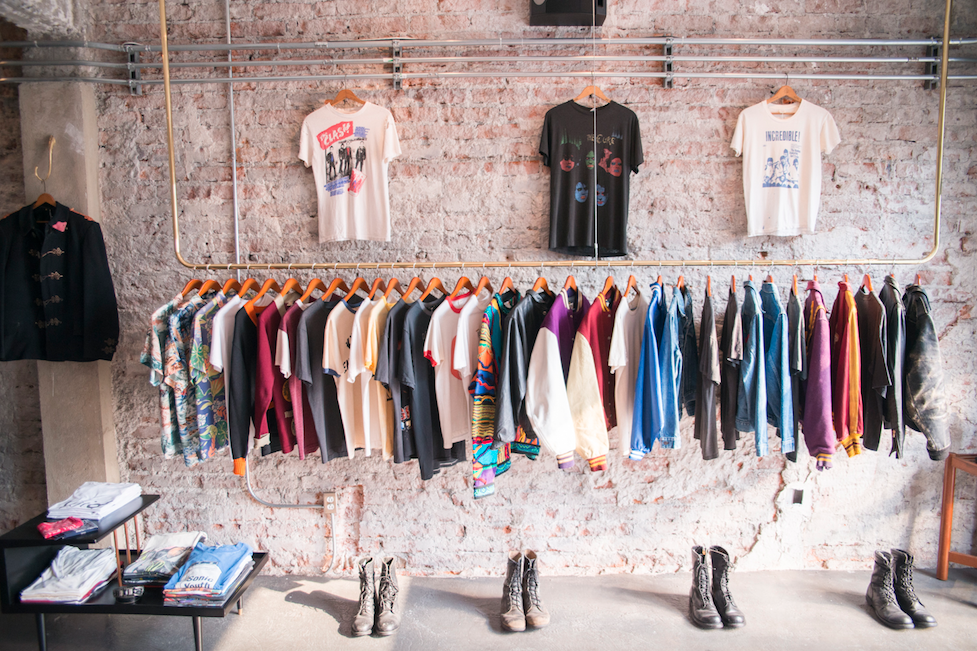 void_mx's tweet photo. #LuxuryVintage #VoidMx #WeAreTheVoid

Juan Escutia 89a.México, D. F. https://t.co/QV7tV6KNje