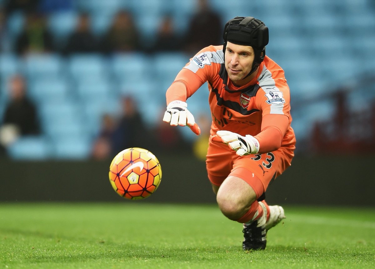 ChampionsLeague's tweet photo. New landmark! Petr Čech has equalled the @premierleague clean sheets record (169 in just 349 games). #UCL https://t.co/DQ2oewSFhQ