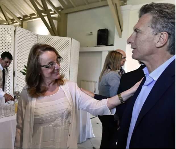 MisOdios's tweet photo. '¿Que me parezco a quién? No conozco a ningún Néstor. Soy hija única'. https://t.co/p217fxBMHS