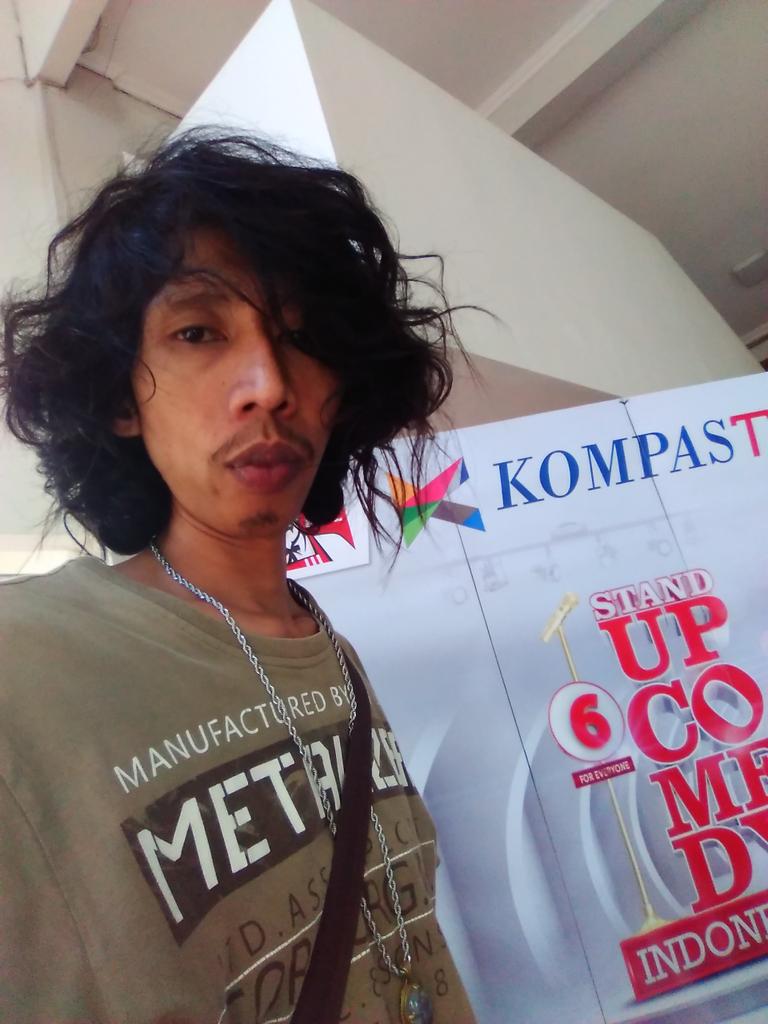 Fans saya namanya ERIgato...yg ng'fans sama saya baru 2 org. Itu aja pakai sistem simbiosis mutualisme