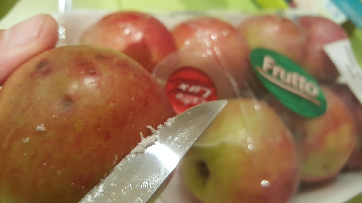 <a href="/Migros_Turkiye/">Migros Türkiye</a> <a href="/migros/">Migros</a> <a href="/saglikbakanligi/">T.C. Sağlık Bakanlığı</a> Migros mum sürülmüş elma satıyor!!!!