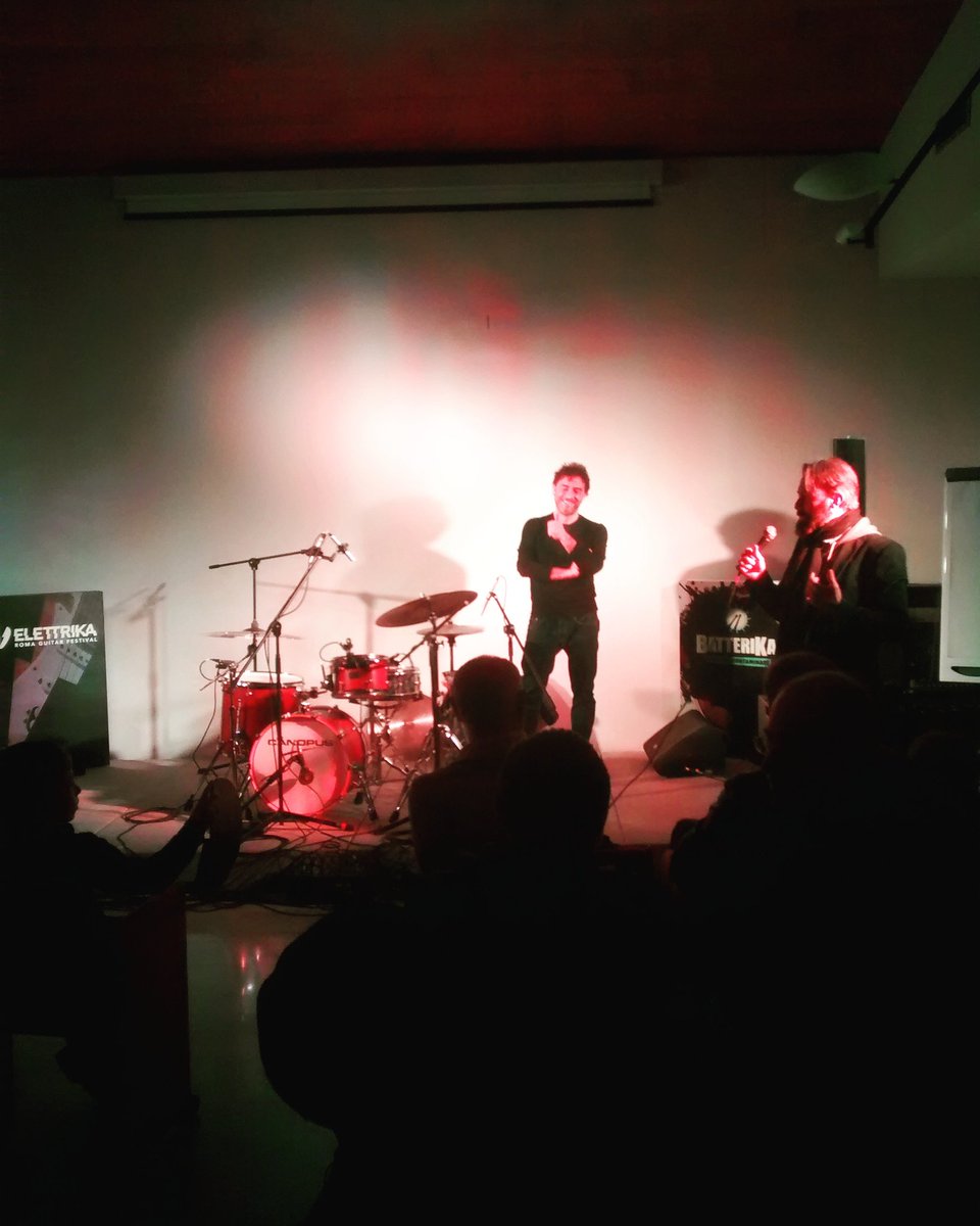 Batterika2015's tweet photo. Amedeo Ariano ora sul Palco Clinic, l'argomento è il suonare "aperti" con la batteria, vi aspettiamo! #batterika https://t.co/tjeNAo0dWa