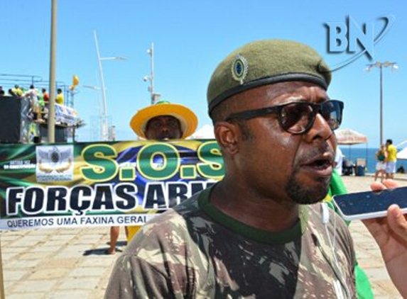 BahiaNoticias's tweet photo. Manifestante pede saída de governo para ‘intervenção popular’ com apoio de Forças Armadas https://t.co/kcG2x7DAul https://t.co/U7ypC0SRFn