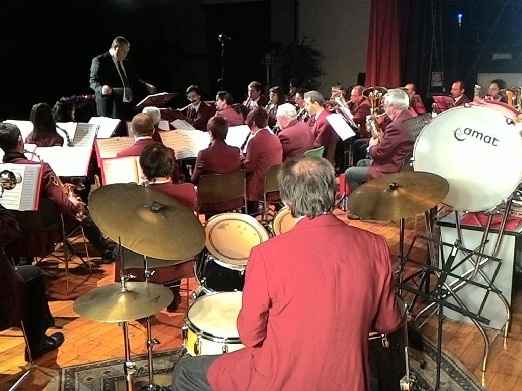 CMSCNovate's tweet photo. Iniziato #concerto #Natale @CMSCNovate https://t.co/CHu6gWwoHK