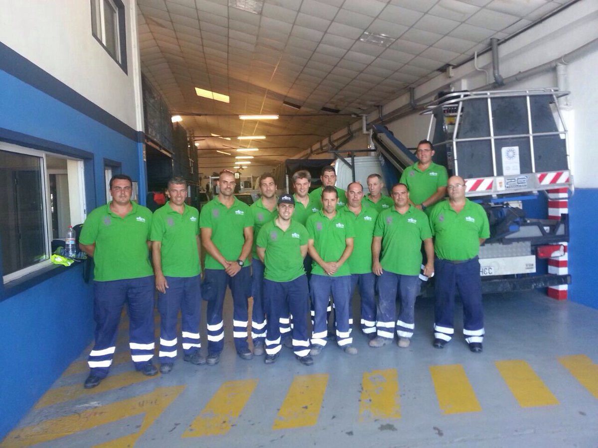 iluminalalaguna's tweet photo. Servicios Municipales instala alumbrado eficiente en varias calles de San Diego #LaLaguna #LaLagunaeficiente #Effico https://t.co/FGIn59oInS