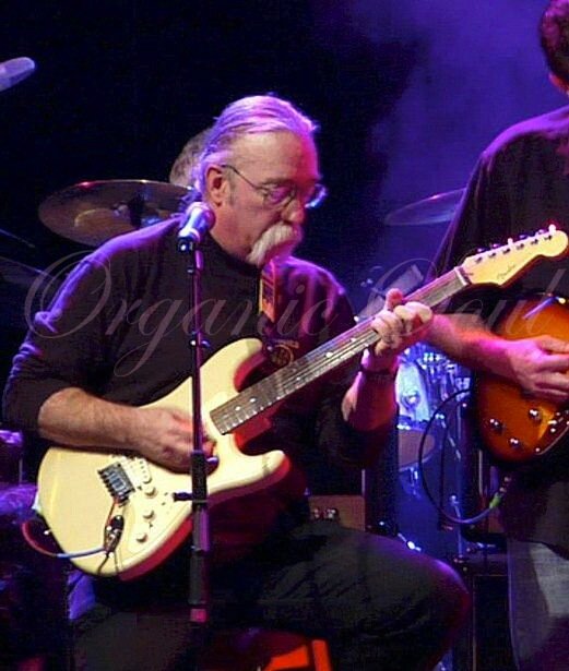 Happy Bday f/OS Guitarist Jeff Skunk Baxter (The Doobie Brothers, Steely Dan) is 67 
 