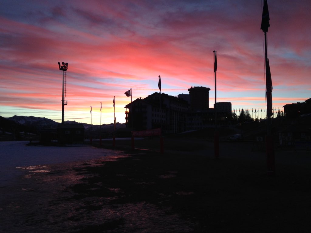HuwSinger's tweet photo. @rougemontskiing end of a fantastic day! https://t.co/dU6kjMX4Y0