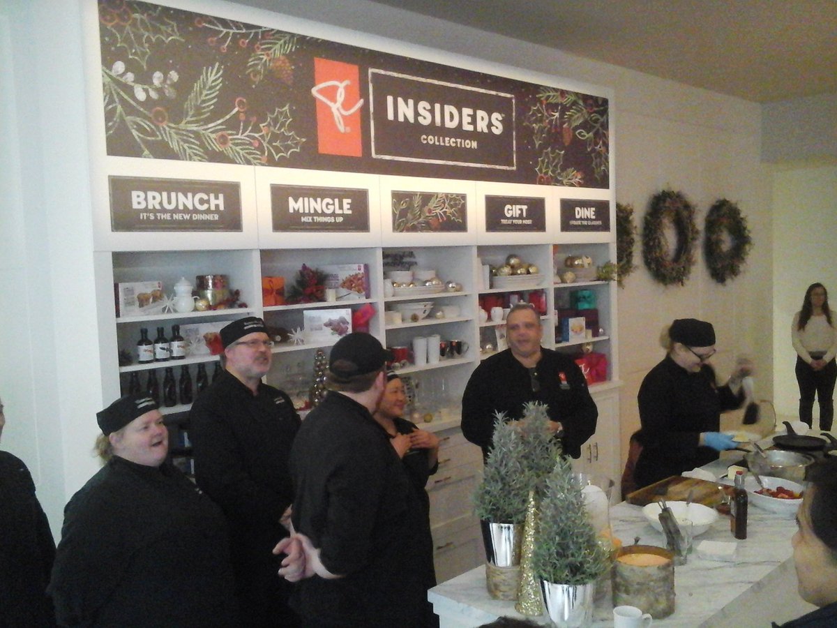 tapeworthy's tweet photo. Delicious (and free) brunch from #PCINSIDERsBoutique #pcinsider Go this week if you can! On King and Peter https://t.co/WzO1EHP9Ak
