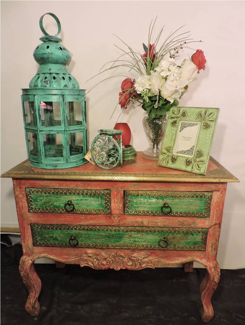 Howzei2's tweet photo. Lock away your #treasured #pieces or #add #beauty in your #living #spaces with #antique pieces! #Living #old #ethnic https://t.co/Guy6rN856R