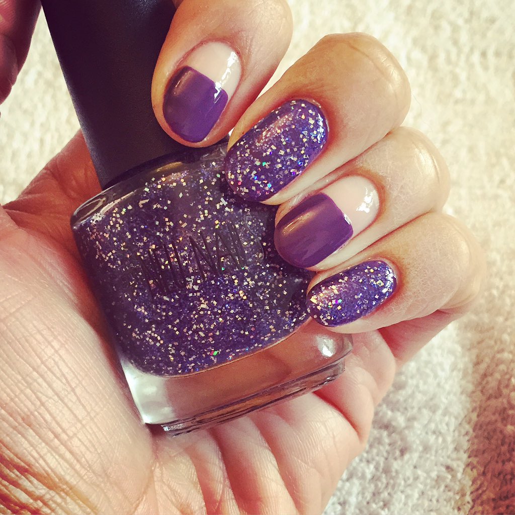 NeuNails's tweet photo. Getting ready for some Xmas sparkle #neunails https://t.co/ufOSFG7lUb