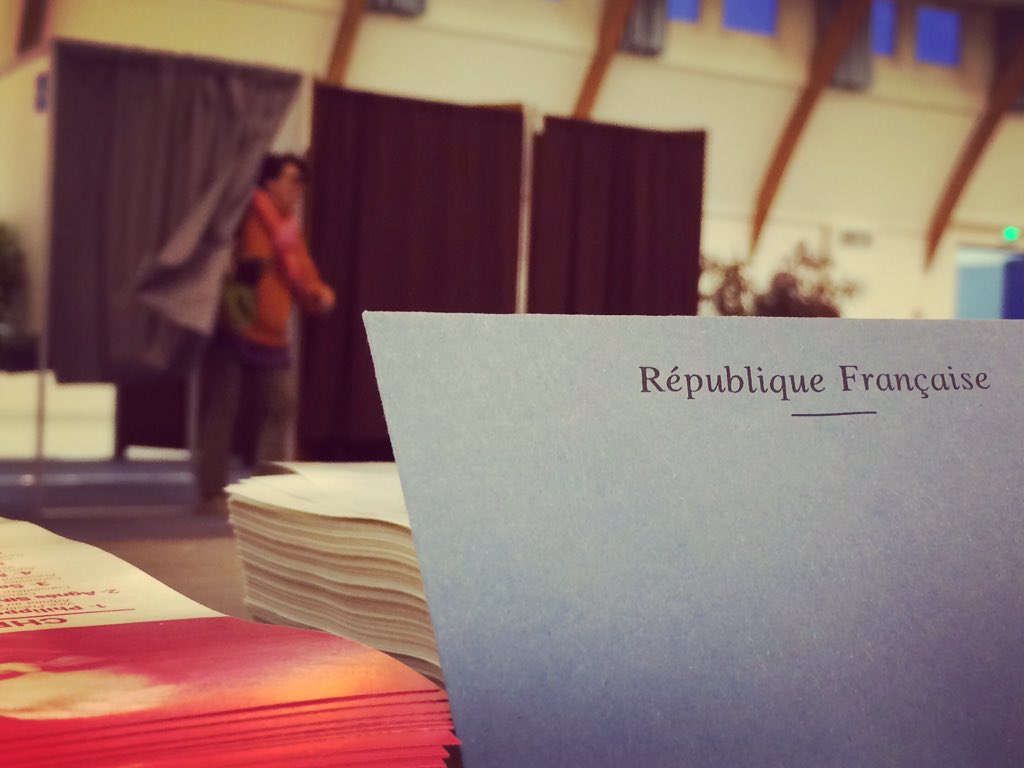 Ça vote à Saint-Germain-du-Puy (Cher) #Régionales2015 #centrevdl <a href="/F3Centre/">France 3 Centre-Val de Loire</a>