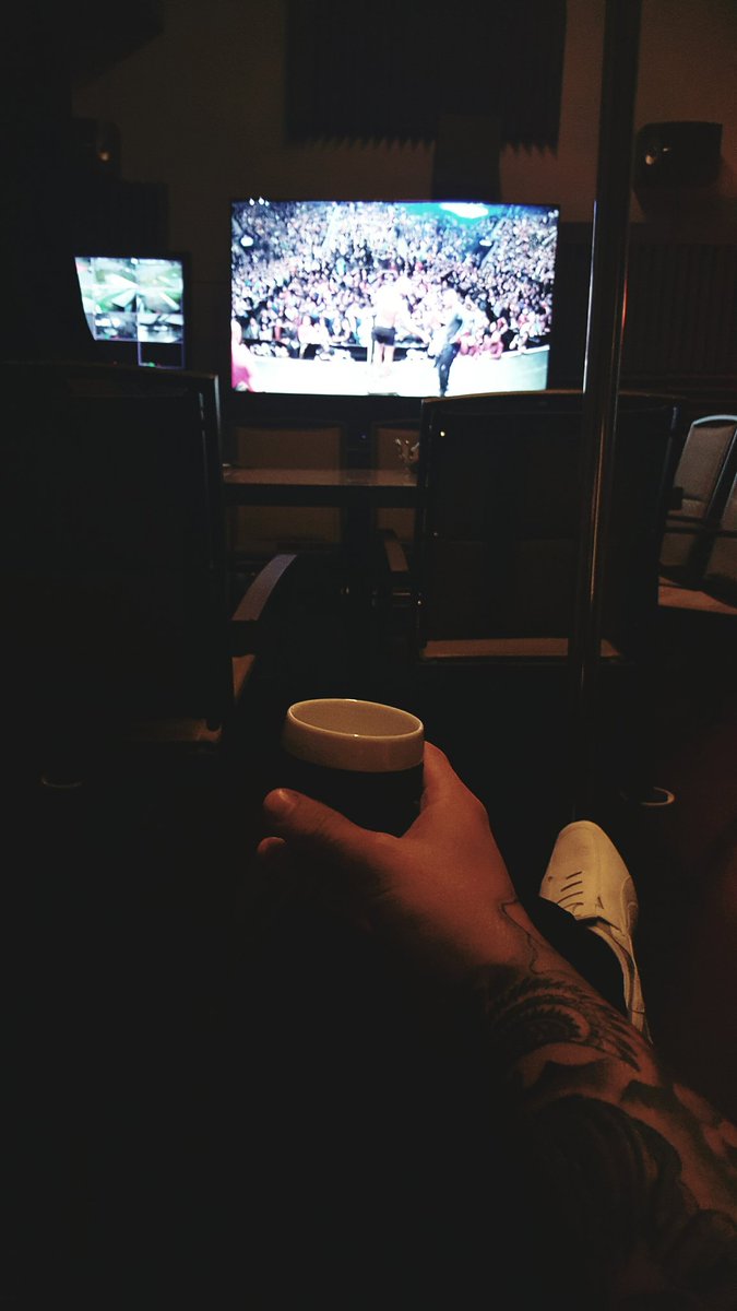 eduardocosss's tweet photo. Domingo de descanso, que tengan un día lleno de bendiciones!
Esperen pronto #IlusionMusicVideo #StereO4 #LabTwenty https://t.co/BXgAj5MUBM