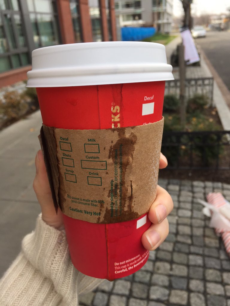 MandyKrass's tweet photo. Another day, another leaky @Starbucks cup #leakycup #fixthecups https://t.co/UtJyXXeVnK