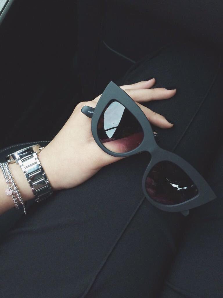 chuladecora's tweet photo. Black is class https://t.co/y5RF1LWzak