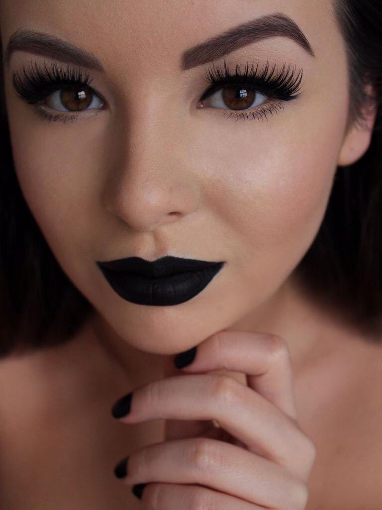 chuladecora's tweet photo. Black is class https://t.co/y5RF1LWzak