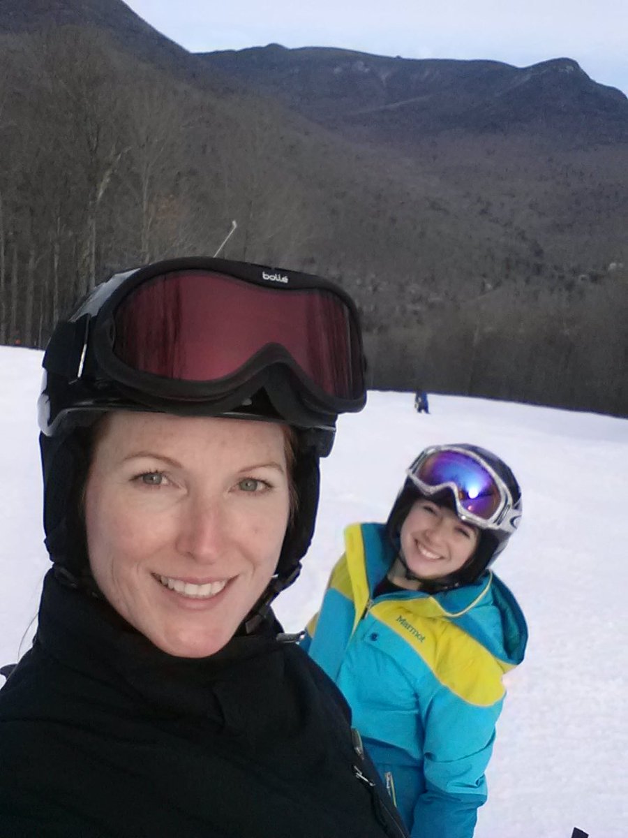 ConnieHarrolle's tweet photo. Gorgeous day on the slopes! #bsscsnow https://t.co/zjkogBsTWE
