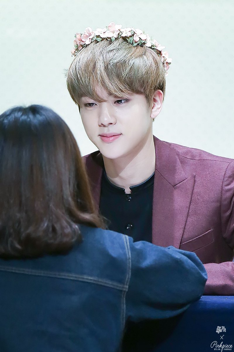Jin_Myanmar's tweet photo. [HQ] 151213 #방탄소년단 #BTS #진 #Jin @ Gwanghwamun Fansign (Cr:pinkpiece_jin)
https://t.co/4GvzMvr2Vj