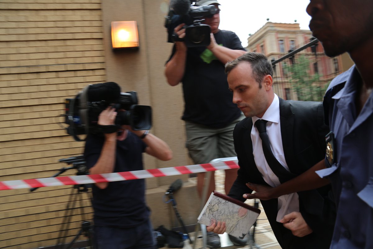 ewnupdates's tweet photo. [WATCH] Convicted killer #OscarPistorius to spend festive season at home after getting bail https://t.co/HuWhtdLzX6 https://t.co/5Mlhel29Ip