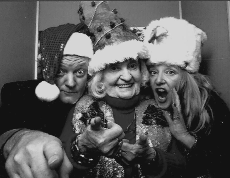 kmonstage's tweet photo. Barbara Dow is now an Angel-making GOD laugh.Her soul-humor is always w us. #BarbaraDow #MatthewDevlin #KimDavis https://t.co/iyhMgcmKqS