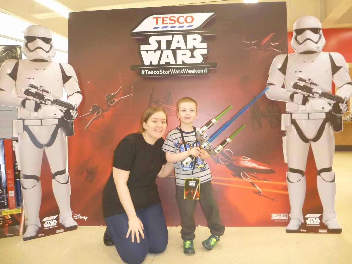 viking_dawn's tweet photo. @Tesco Thanks to the team at the Star Wars Weekend in Widnes. My 5 year old son loved it! #tescostarwarsweekend https://t.co/BQsF2D8kz7