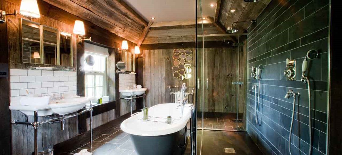 olivemagazine's tweet photo. That bath looks rather inviting... Cookery courses @limewoodhotel are also EXCELLENT 

https://t.co/ahIIOiry9I https://t.co/R6dCZFLv56