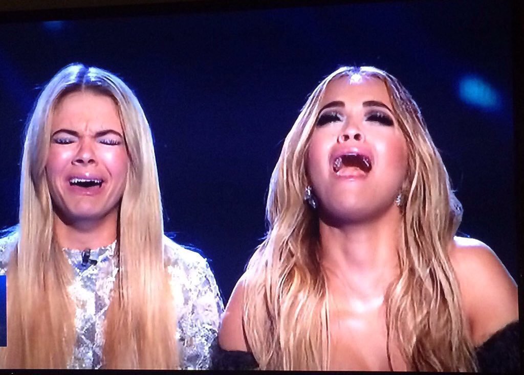 garrycaprani's tweet image. Me when I saw One Direction do the group hug at the end of History #XFactorFinal