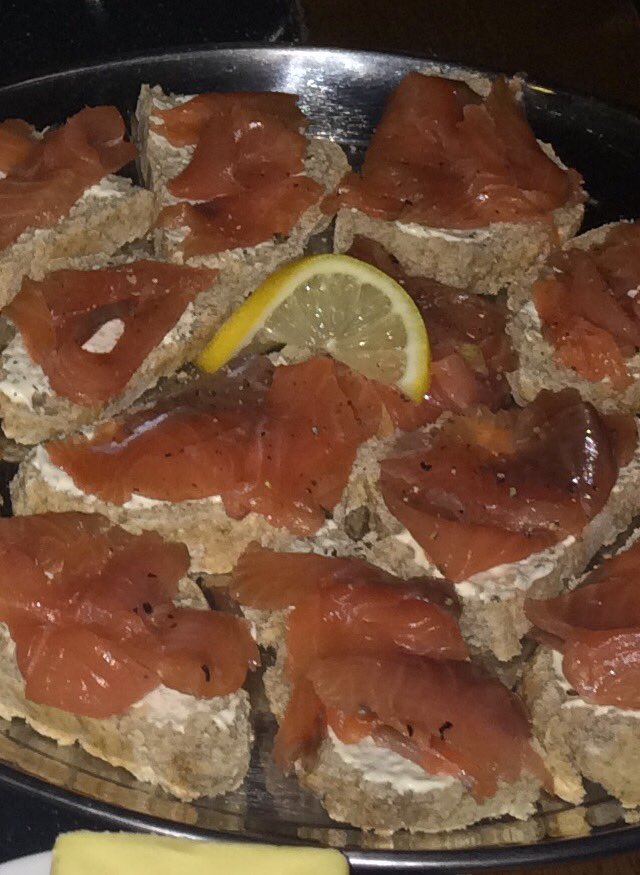 3GingerNuts's tweet photo. Earl Grey &amp; @Kyrodistillery Napyue Gin cured salmon on Irish Soda Bread.... https://t.co/XhgChWWP1r