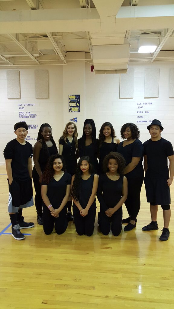 LancerDancers's tweet photo. Your very own lancer dancers🎀👯 https://t.co/B7XF5yVkX7