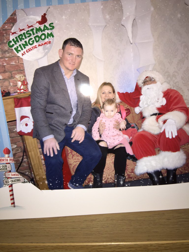 NeilDally12's tweet photo. Beautiful time at christmas Kingdom with my girls @alysondallimore 😘😘 https://t.co/7Ju7RLsQg0
