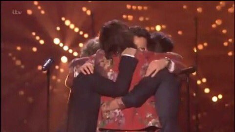 1994ftlou's tweet photo. Thank you for everything, we will all be waiting see you soon boys love you so much.
#ThisIsNotTheEndOfOneDirection https://t.co/z1MMu32Izx