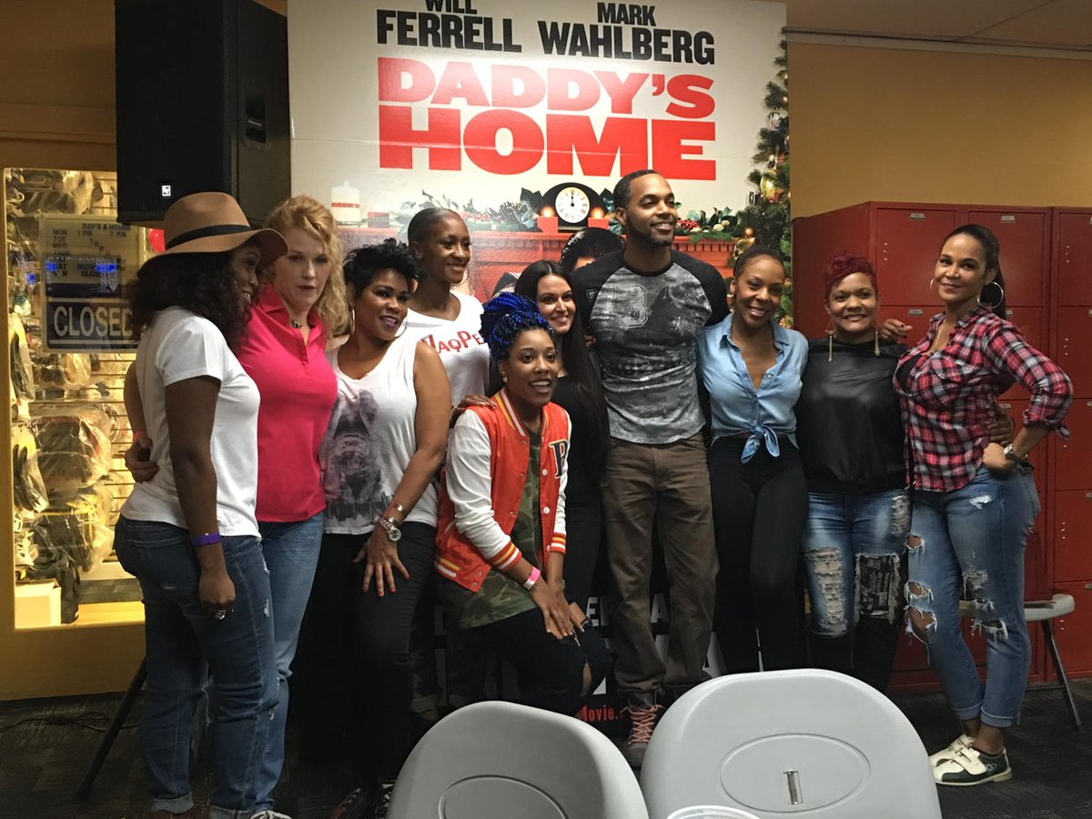 RitasRadar's tweet photo. #CETAFOUNDATION #Charity Giving back w/ @IamMsBoTalley & @Steviebaggsjr https://t.co/k0YkhNXzTq