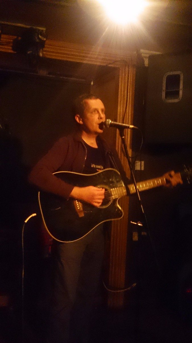 OpenMicRoisin's tweet photo. @adammurphymusic good to have you here https://t.co/pEik6sT6SN