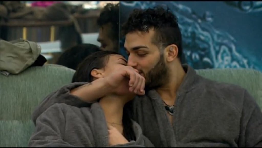 vaque_gh's tweet photo. Sofía: "Que triste ganar gracias a una persona"

Y lo dice ella.... #DBT13GH16 https://t.co/NBAQE7gzv5
