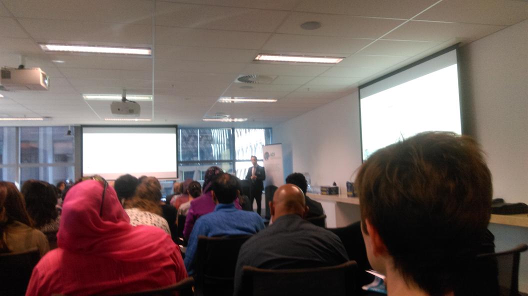 kariendekker's tweet image. Fehti Mansouri discusses the everyday relationship of Muslims with the West #Deakin #MuslimQuestion