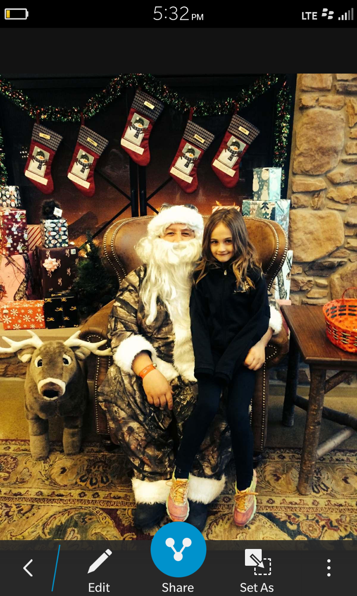 Greigshawn's tweet photo. @cabelascanada @amandalynmayhew good Grey County girl Kailey made trip to barrie to meet #camosanta @CGrieg https://t.co/rmEwTyqi43