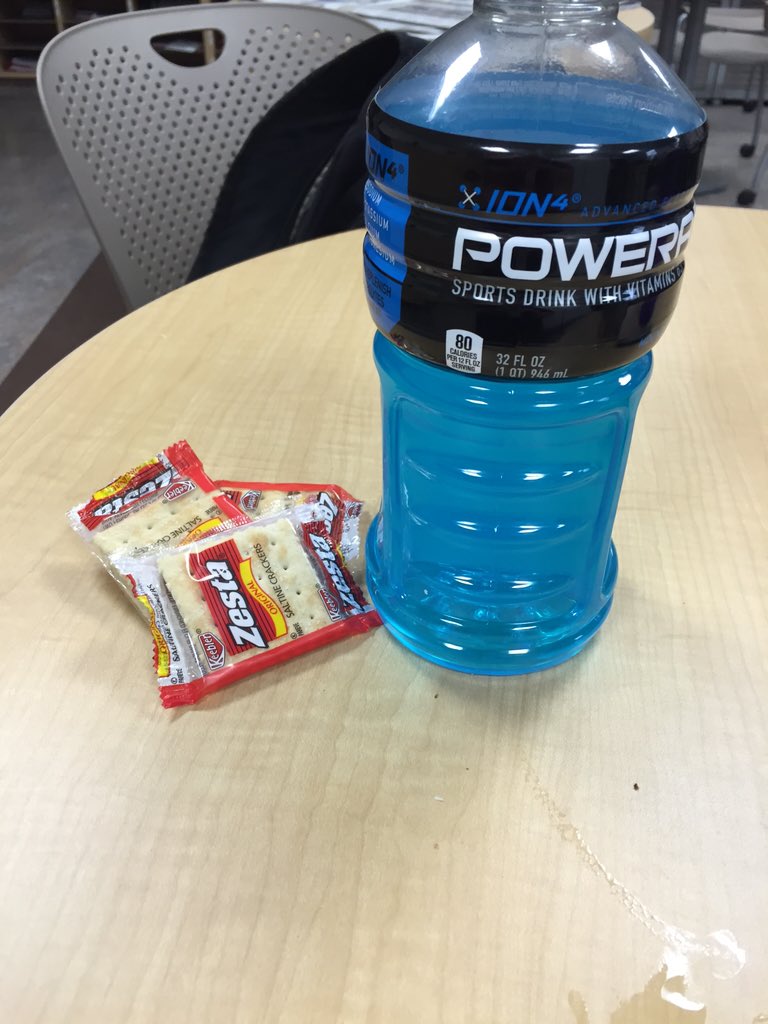 sarah25vegas's tweet image. Gotta Love Flu season!! #LunchBreak #ERTRAUMA #TastesBetterGoingIn👍🏻